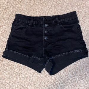 Women’s Black jean shorts!